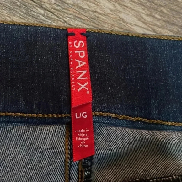 Spanx Distressed Ankle Skinny Jeans Medium Wash Stretch denim Women’s Size L - Picture 5 of 13